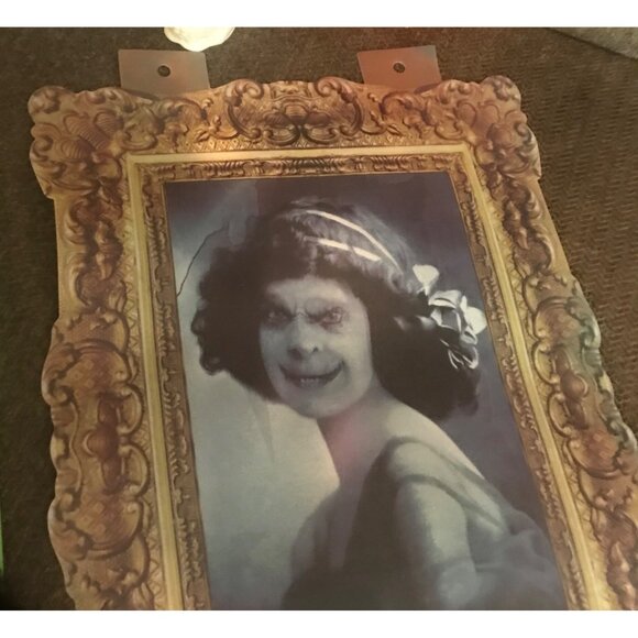 Halloween Decorations Lot Wreath Boo Sign Scary Photo Witch Bow Skulls & More - Picture 3 of 9